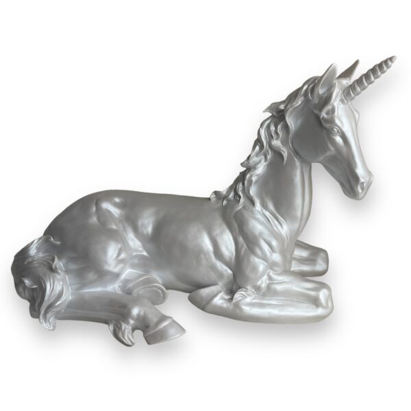 Large Unicorn Statue